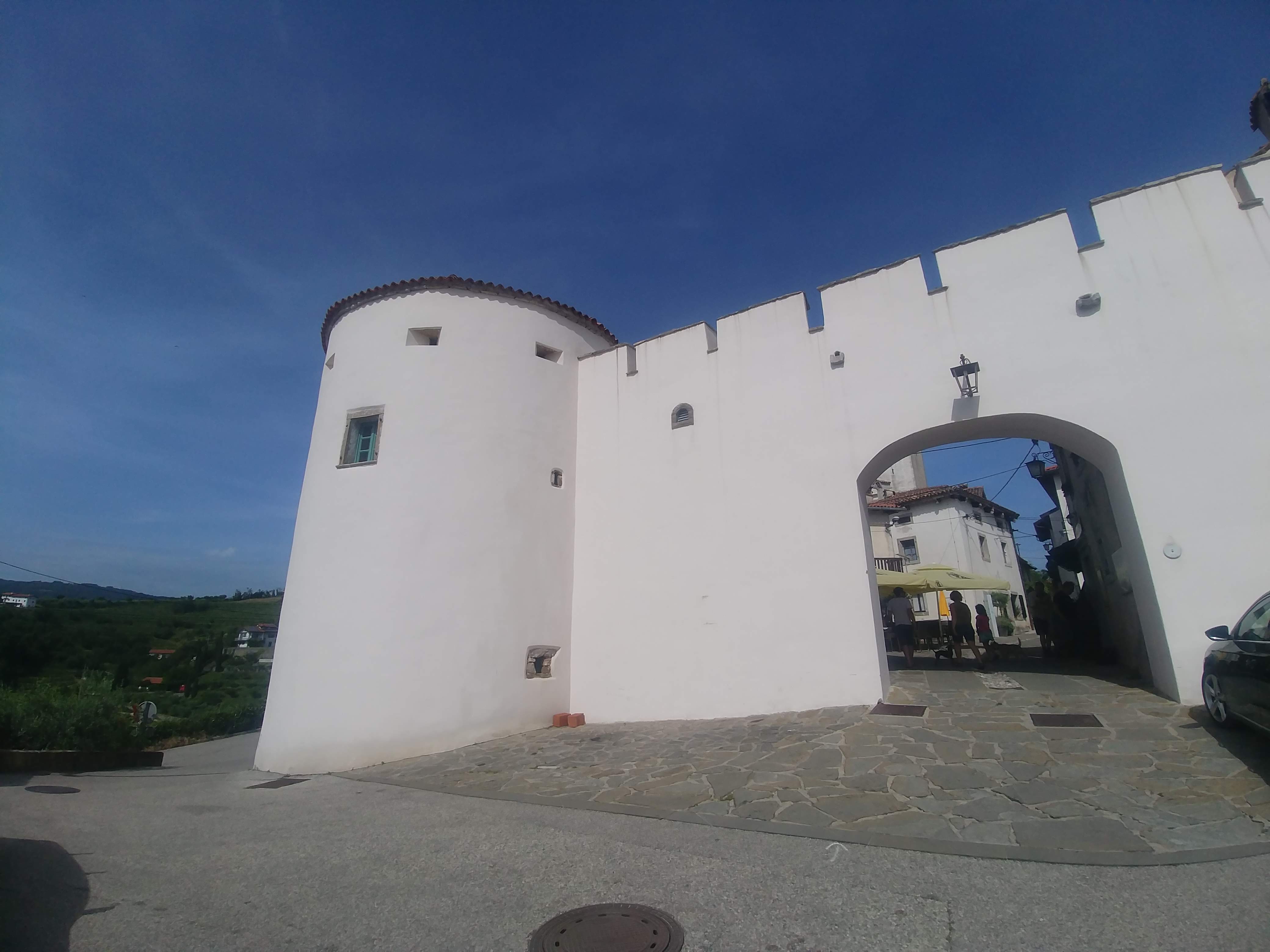 Kam v goriških brdih Šmartno